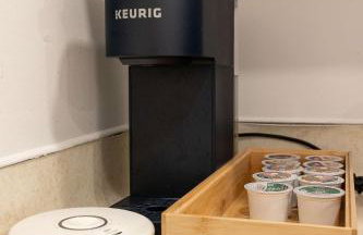 10 Min to the Beach Colorful Home Huge Yard - Foto 17