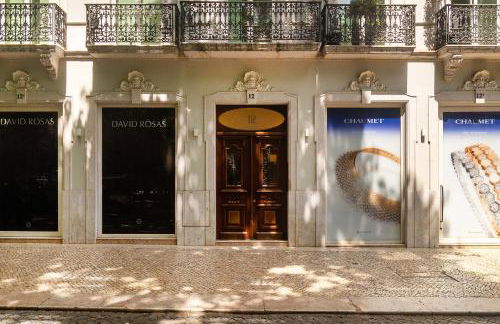 WHome Timeless Design Meets Central Convenience - Photo 15