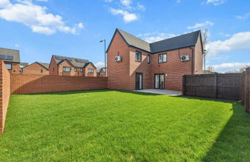 Large Family House with free parking - 3 bedrooms 6 beds - Foto 8