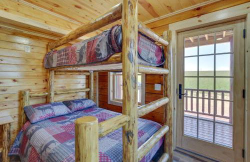 Peaceful Wyoming Cabin with Spacious Deck and Wet Bar! - Foto 27