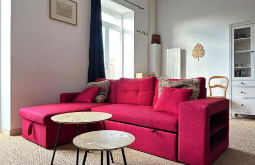 Les Douves Duplex 5 personnes lumineux avec jardin et terrasse aménagée , vue sur château à 5mn de la mer, proche Omaha Beach et Bayeux - Foto 10