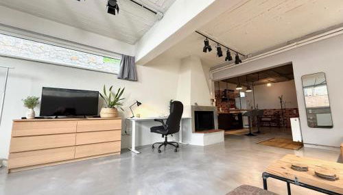 Industrial Studio with Patio - Foto 3