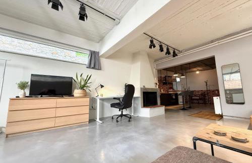 Industrial Studio with Patio - Foto 3