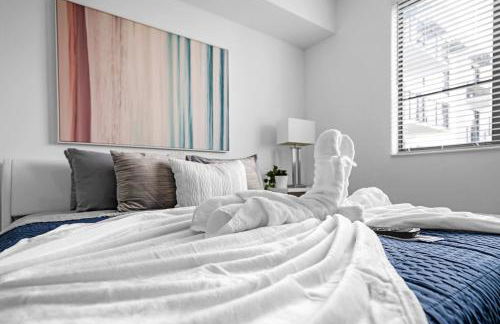 Sleek Doral Retreat 1 Bed Oasis With Free Parking - Foto 20