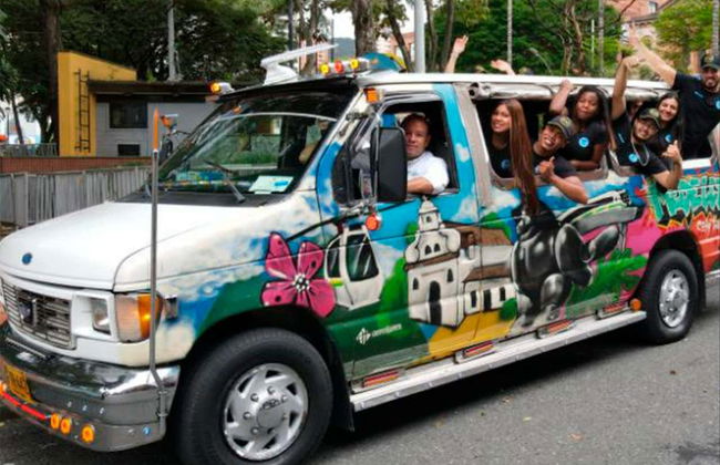 Tour do grafite pela Comuna 13 em micro–ônibus temático - Foto 9