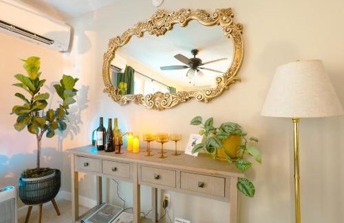 Cozy 2BR Condo Walk to Lake, Saltwater Pool and Golf - Foto 10