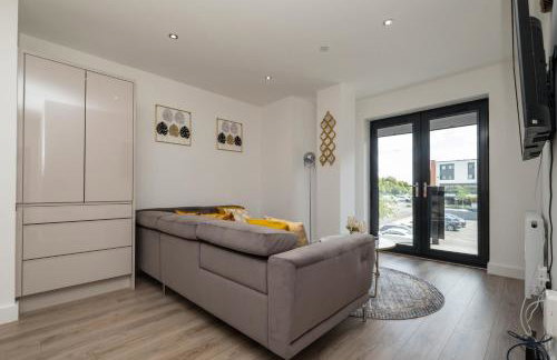 Brand New 2 bedroom apartment Centre of Solihull - Photo 12