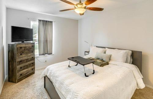 1 Mi to Denton Square Family Home with Fenced Yard! - Foto 13