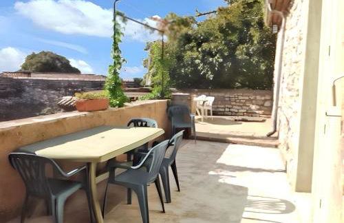 Maison accueillante à Orgnac-l'Aven avec piscine partagée - Foto 17