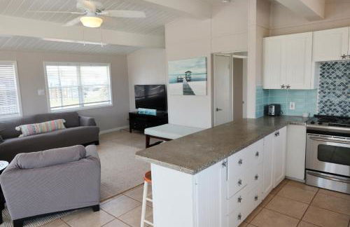 Zachary Beach House, Ocean views & walk to beach! - Foto 23