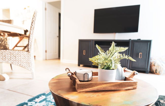 Modern Oasis - Photo 40