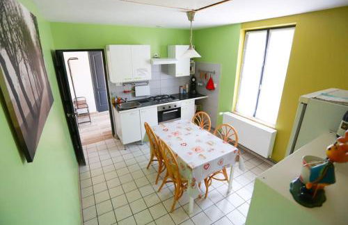 F3 80 m2 Longére plain pied au centre auxonne. - Foto 2