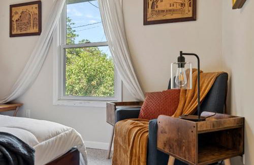 Modern Bungalow Home with Mid-Century Flair - Photo 23