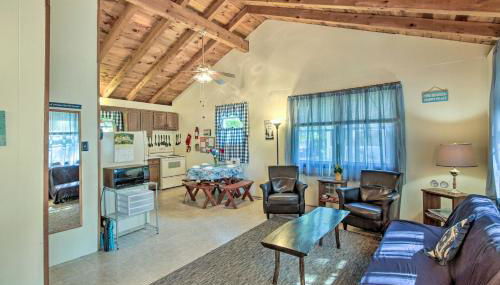 The Den Raymond Home with 200 Feet of Sandy Beach! - Foto 2