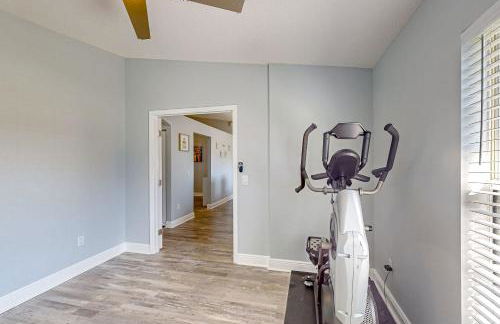 Poolside Oasis! Family-Friendly Summerfield Escape - Foto 14