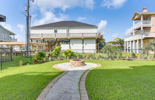 2 Blocks to Shore Crystal Beach House with Yard! - Foto 26