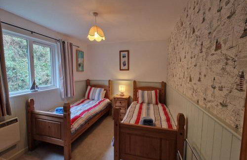 Woodcutters Lodge set in a secluded valley near Bantham - Foto 3