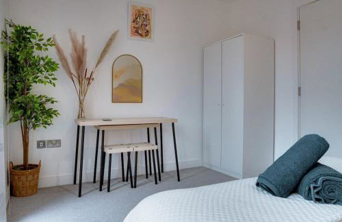 Sleek 4BR Townhouse - Rooftop - Hot Tub - Foto 21