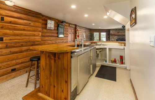 Luxury Log Cabin w Beach & Dock Sleeps 12 - Photo 27