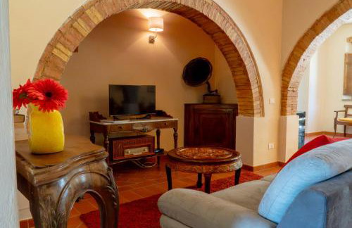 Podere I Sorbi, Spacious Tuscan Villa in Lajatico, Near Pisa & Volterra - Foto 17