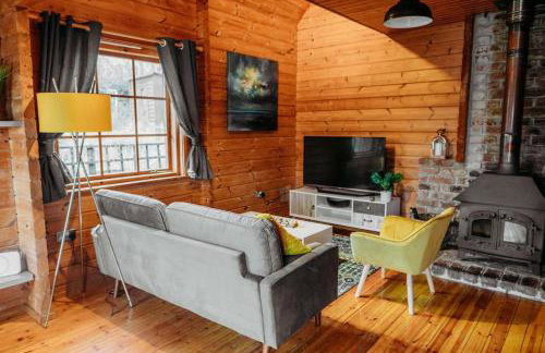 Finlodge- Pet-Friendly Scandinavian Cabin - Photo 64