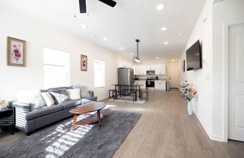 4 Min to Downtown - 10 to Elon - Washer and Dryer - Foto 9