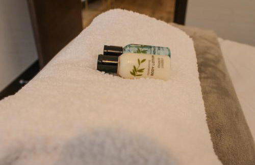 Stylish Essex Apartment, Balcony & Scenic Views - Foto 50