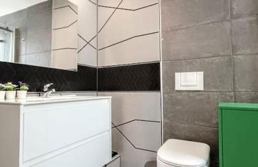 Spacious Studio by the University - Photo 23