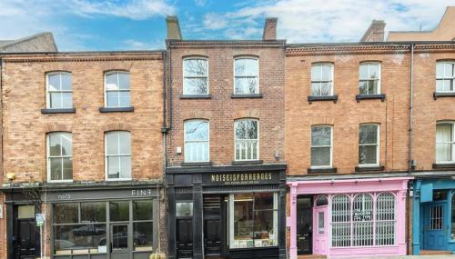 Stylish Leeds City Centre Retreat with Private Terrace & Hottub - Foto 2