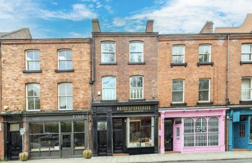 Stylish Leeds City Centre Retreat with Private Terrace & Hottub - Foto 2