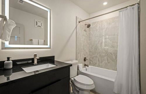 2Linkd Homes | 9BR•All Private Baths | Pool |Gated - Foto 32