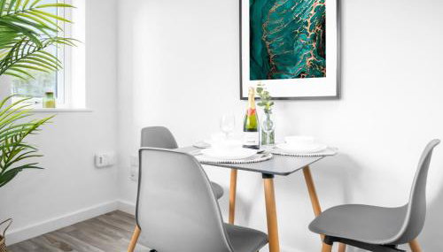 Modern 2 Bed Apartment - Parking - Smart TV - Fast Wi-Fi 27CR - Foto 5