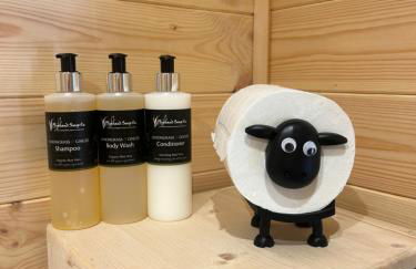 Croft 52 Cabins - Photo 9