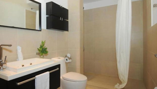 2 Bedroom 3 bath Beachfront Condo - Foto 4, Baño