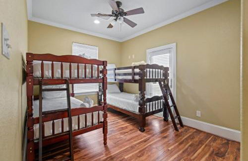 Spacious Beach Retreat Sleeps 25 Perfect for Families Groups - Foto 33