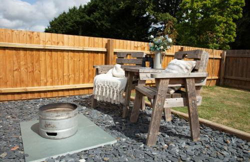 City to Country Retreat Luxury Cottage with Hot Tub - Foto 56