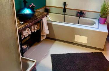 Modern attic apartment with pool view AC and gym - Foto 35