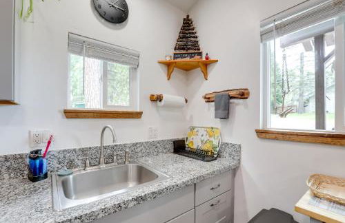 Cozy Cottage with Park Pass, 1 Mi to Jenkinson Lake! - Foto 13