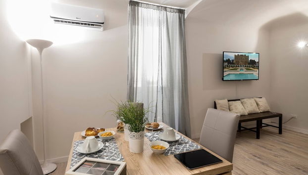 At Kalsa Quiet Flowered Terrace! Free Parking! Ideal for remote working! - Foto 2, Imagen principal