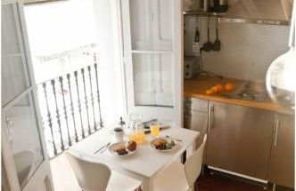 Barceloneta Suites Apartments Market - Photo 16