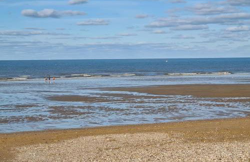Beau studio avec accès plage, jardin, piscine, tennis, vélos, Netflix - Photo 22