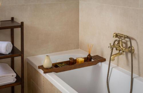 Villa Cavalleria Rusticana with heated pool and vineyard - Photo 73