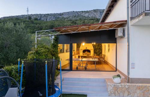 Luxury Villa Kristina with Heated Pool near Omis for 12 Guests - Foto 41