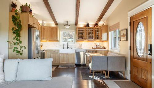 Pine Perch ~ Cozy Mountain Cabin w/ Views - Foto 5