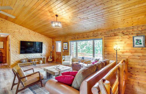 Dubois Riverfront Lodge with On-Site Fishing and Views - Foto 3