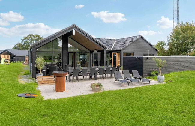 5 Star Holiday Home in Dronningmolle - Foto 1