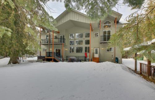 Expansive Group Lake House with Private Hot Tub! - Photo 40