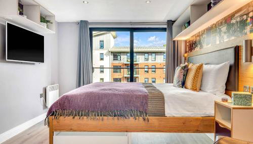 Practical Studio For 2 In Leeds, Free Breakfast - Foto 2