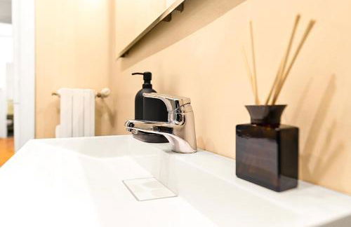 Peaceful Penthouse with Garage by NDP rent - Foto 23