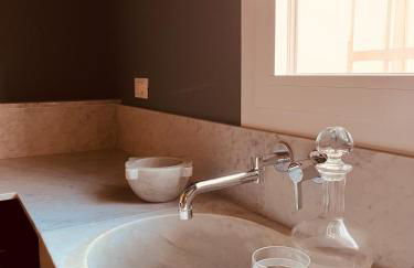 Historic design house near aquarium - Foto 35